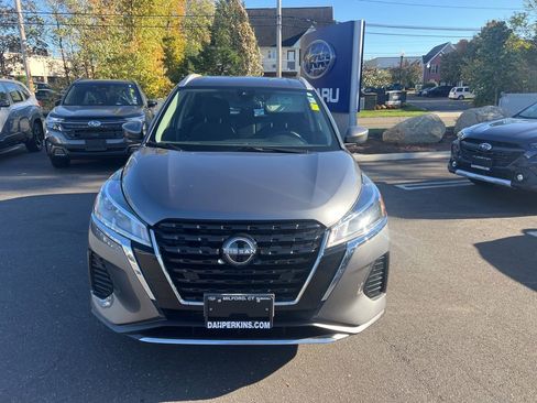 Used 2022 Nissan Kicks SV image 8