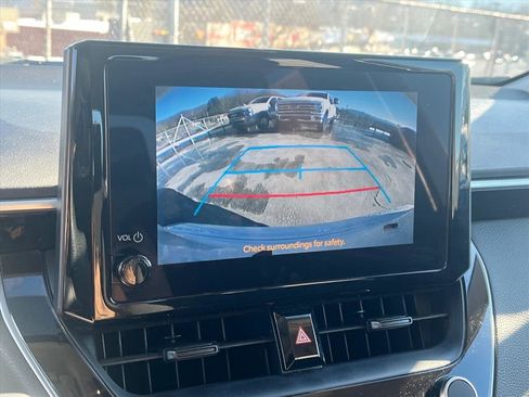 Used 2024 Toyota Corolla LE image 12