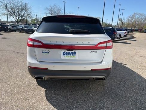 Used 2016 Lincoln MKX Reserve w/ Climate Package AWD/4WD image 4