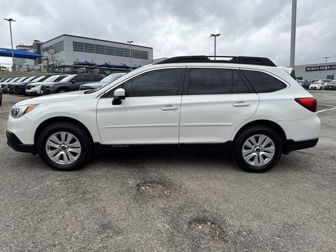 Used 2016 Subaru Outback 2.5i Premium image 6
