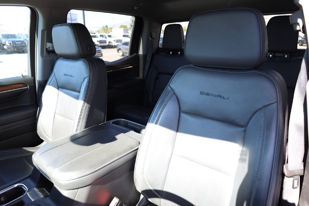 Used 2023 GMC Sierra 1500 Denali w/ Technology Package AWD/4WD image 18