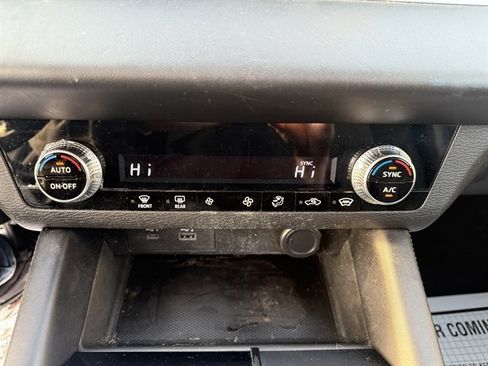 Used 2022 Mitsubishi Outlander ES image 27