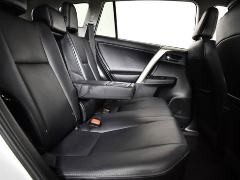 Used 2015 Toyota RAV4 Limited image 15