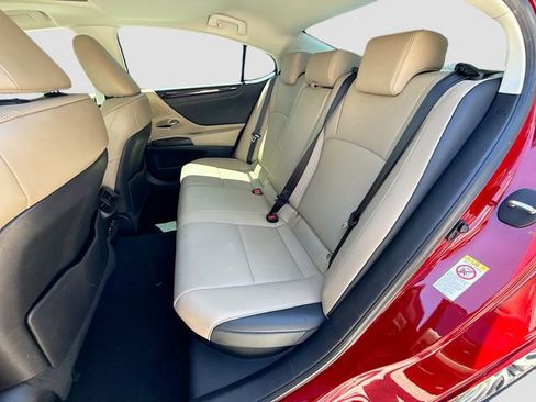 Used 2019 Lexus ES 300h FWD image 19