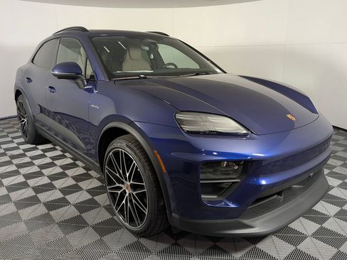 New 2026 Porsche Macan 4 Electric image 9