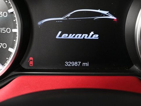 Used 2023 Maserati Levante Modena image 14