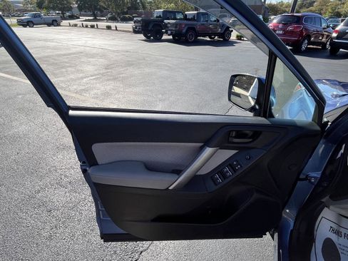 Used 2018 Subaru Forester 2.5i Premium image 7