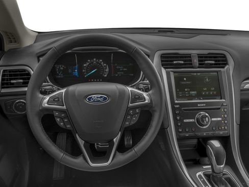 Used 2016 Ford Fusion Titanium FWD image 4