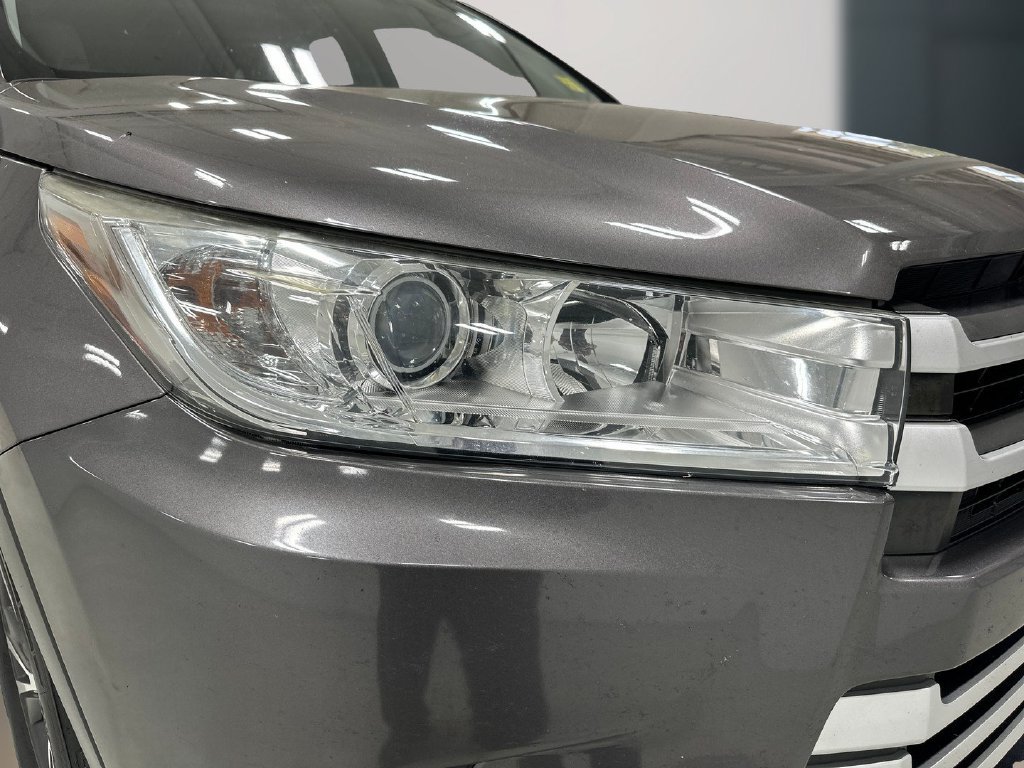 Used 2017 Toyota Highlander LE FWD image 11
