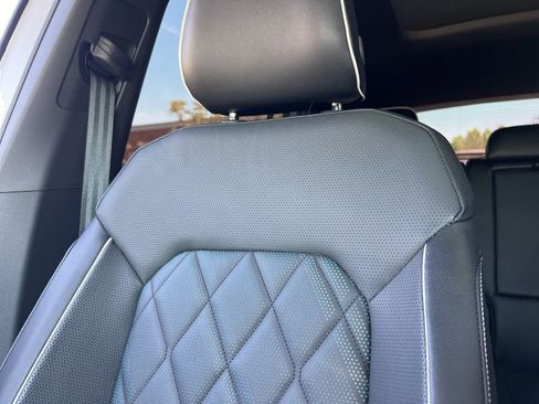 Used 2024 Volkswagen Atlas Cross Sport SEL Premium R-Line image 21