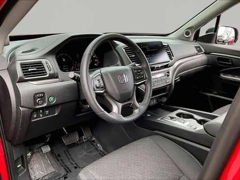 Used 2025 Honda Ridgeline Sport image 14