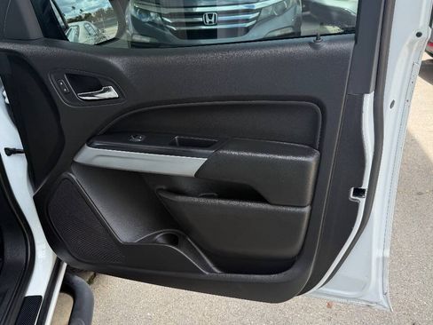 Used 2017 Chevrolet Colorado LT w/ LT Convenience Package RWD image 18