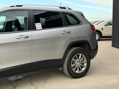 Used 2021 Jeep Cherokee Latitude Lux w/ Comfort/Convenience Group image 13