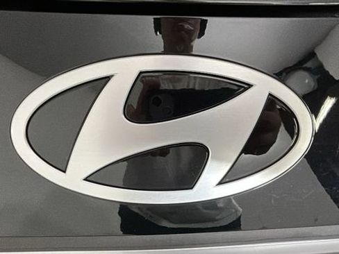 Certified 2025 Hyundai Elantra SEL FWD image 9
