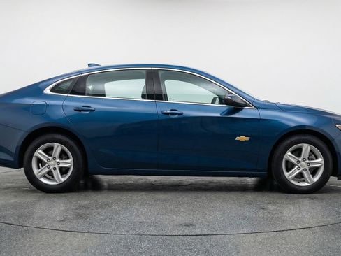 Used 2024 Chevrolet Malibu LT image 11