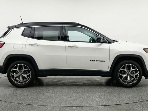 Used 2025 Jeep Compass Limited AWD/4WD image 11