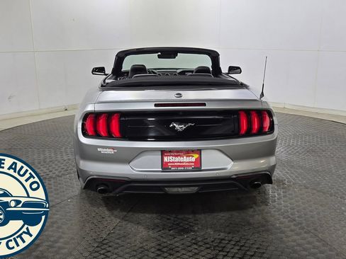 Used 2022 Ford Mustang Premium RWD image 6