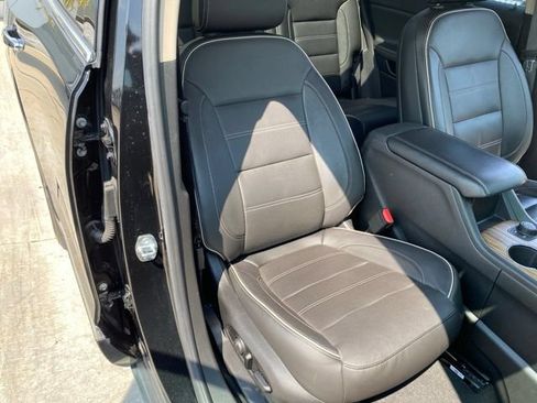 Used 2019 GMC Acadia Denali w/ Technology Package AWD/4WD image 38
