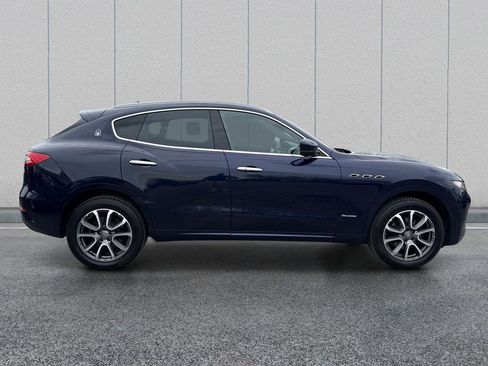 Used 2019 Maserati Levante GranLusso AWD/4WD image 8