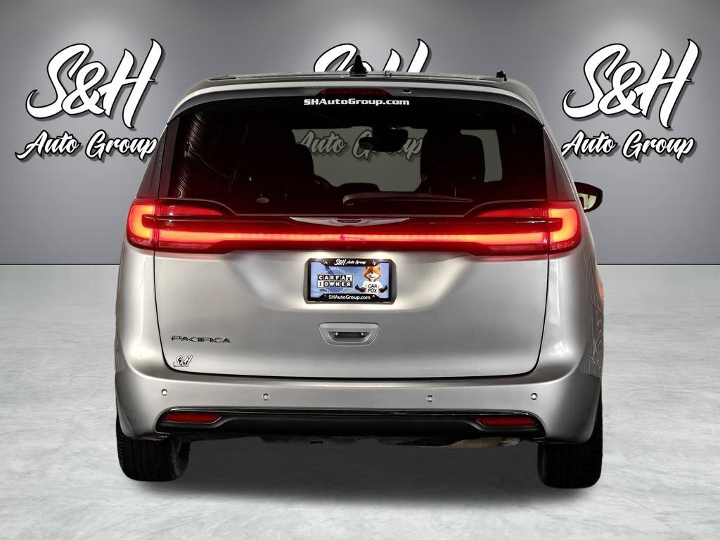 Used 2023 Chrysler Pacifica Touring FWD image 19