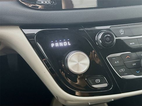 Used 2023 Chrysler Voyager LX image 16