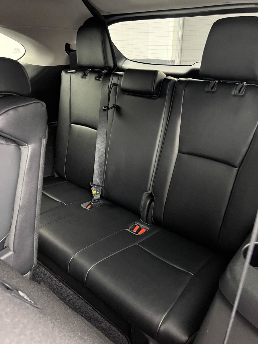 Used 2020 Toyota Highlander XLE FWD image 24