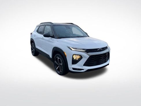 Used 2023 Chevrolet TrailBlazer RS w/ Sun and Liftgate Package image 7