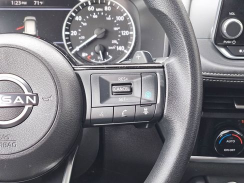 Used 2023 Nissan Rogue SV image 24