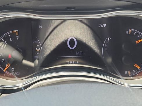 Used 2017 Jeep Grand Cherokee Altitude RWD image 12