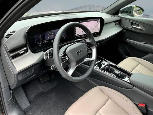 New 2026 Audi Q3 quattro 2.0T AWD/4WD image 7
