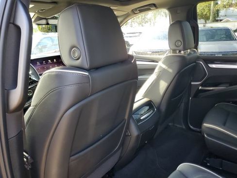 Used 2025 Cadillac Escalade Sport AWD/4WD image 13