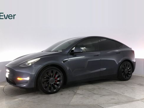 Used 2022 Tesla Model Y Performance image 15