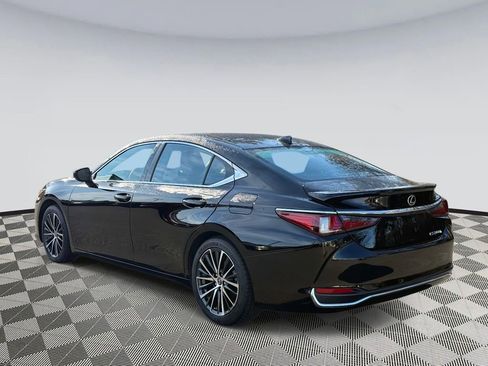 Used 2024 Lexus ES 300h w/ Premium Package image 4