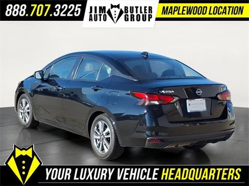 Used 2023 Nissan Versa SV image 2