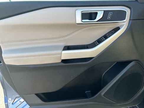 Used 2021 Ford Explorer XLT w/ Equipment Group 202A image 14