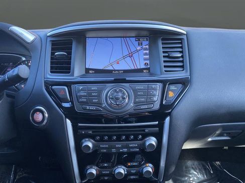 Used 2019 Nissan Pathfinder S image 6