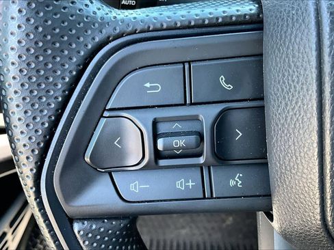 Used 2025 Toyota Tacoma SR5 AWD/4WD image 20