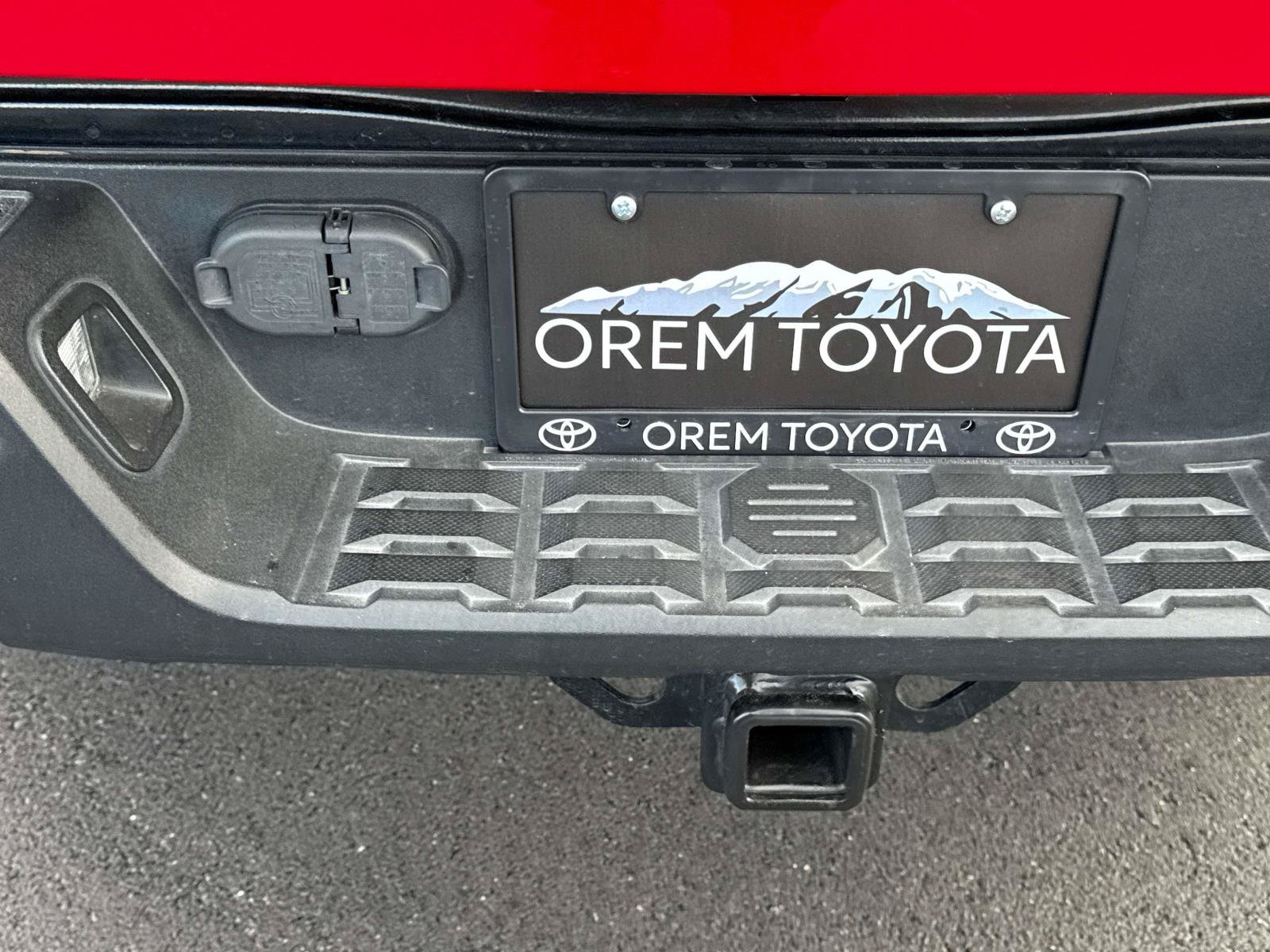 Used 2022 Toyota Tacoma TRD Off-Road w/ TRD Premium Off Road Package AWD/4WD image 11