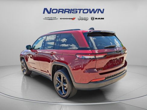 Certified 2023 Jeep Grand Cherokee Altitude AWD/4WD image 4