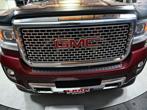 Used 2015 GMC Sierra 2500 Denali w/ Duramax Plus Package AWD/4WD image 25