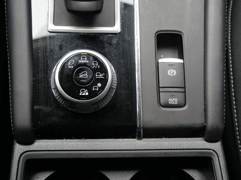 Used 2024 Mitsubishi Outlander ES image 14