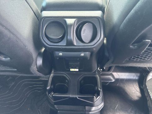 Used 2021 Jeep Gladiator Rubicon w/ Safety Group image 33