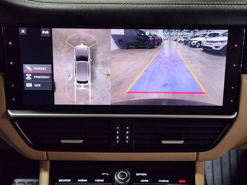 Used 2019 Porsche Cayenne image 38