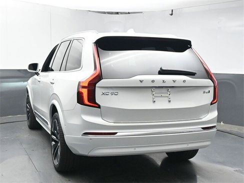 New 2025 Volvo XC90 B6 Plus w/ Protection Package Premier image 6