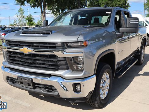 Used 2025 Chevrolet Silverado 3500 LT w/ Safety Package AWD/4WD image 8