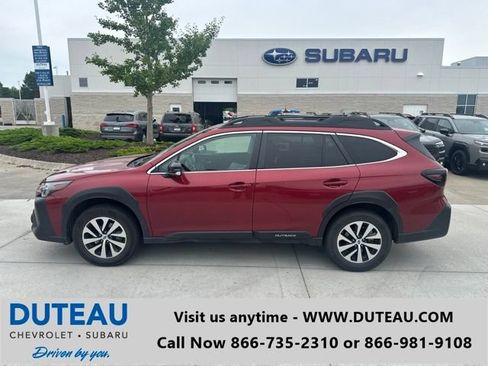 Used 2024 Subaru Outback Premium AWD/4WD image 1