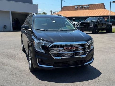 Used 2023 GMC Terrain Denali w/ Denali Premium Package AWD/4WD image 9