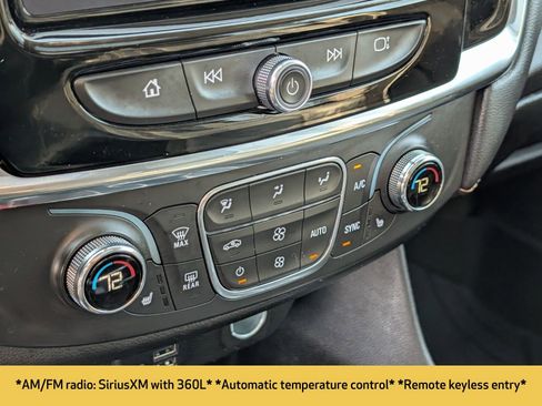 Certified 2021 Chevrolet Traverse LT w/ LT Premium Package image 11