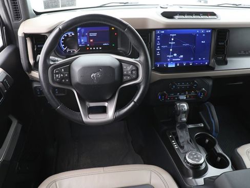 Used 2022 Ford Bronco Wildtrak image 15