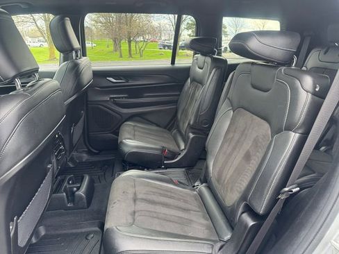 Used 2023 Jeep Grand Cherokee L Laredo AWD/4WD image 16